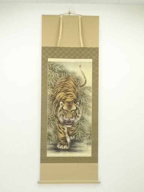 JAPANESE HANGING SCROLL / HAND PAINTED / WILD TIGER 